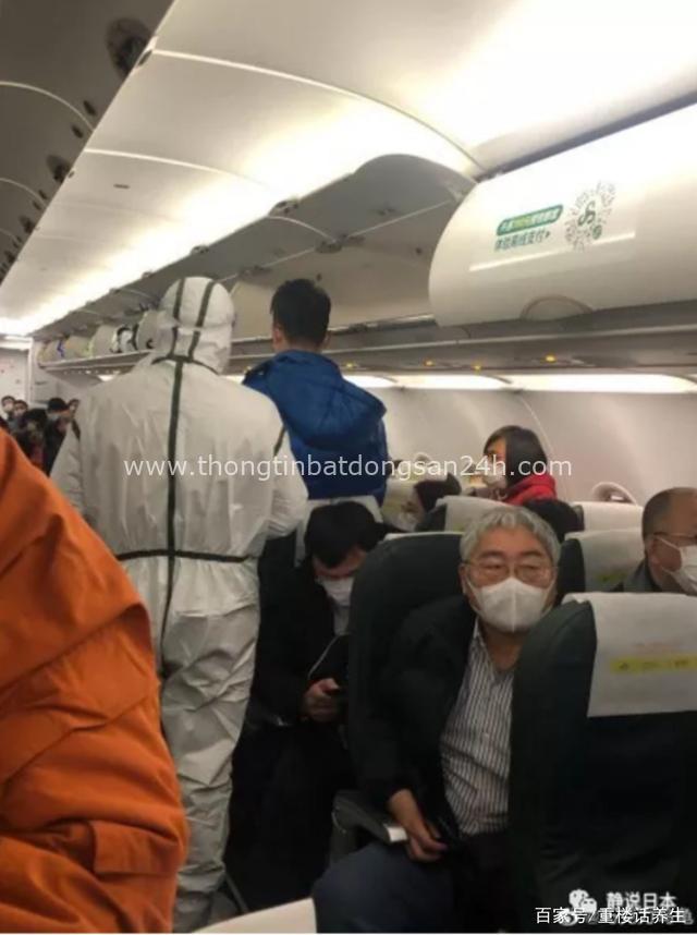  70 người Thượng Hải náo loạn, quyết không đi chung máy bay với du khách Vũ Hán lén uống thuốc - Ảnh 1.