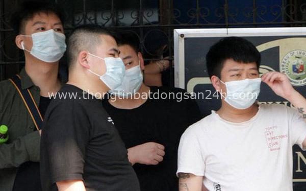 Có biểu hiện nhiễm nCoV nhưng vẫn ham đi xem bóng đá, người đàn ông Trung Quốc khiến 4 người bạn thân vạ lây 8