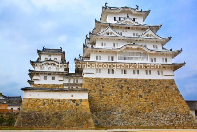 Tòa lâu đài trắng lung linh ở Nhật Bản chứa đựng bí ẩn về linh hồn của nữ người hầu bị chính người thương của mình giết chết tại đây - Ảnh 2.