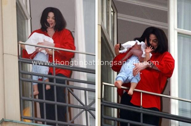 Cuộc sống cô độc của cậu con trai út nhà Michael Jackson: Đứa trẻ không mẹ, 7 tuổi đã mồ côi cha, sống vô hình trong gia tộc giàu sang - Ảnh 6.