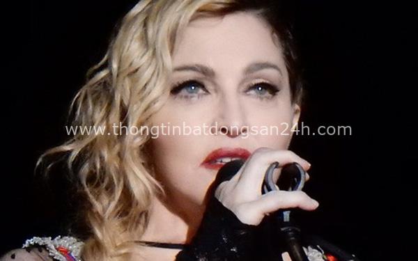 Showbiz thế giới đón nhận tin nóng: Madonna xác nhận nhiễm COVID-19, hé lộ lịch trình cụ thể, đóng góp 25 tỷ chống dịch 4