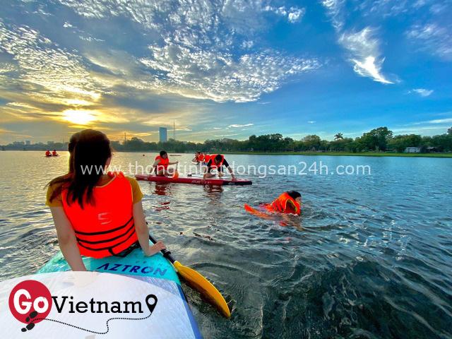 Lướt ván đứng trên dòng sông Hương: Một trải nghiệm khác biệt để cảm nhận nét sôi động của cố đô Huế - Ảnh 6.