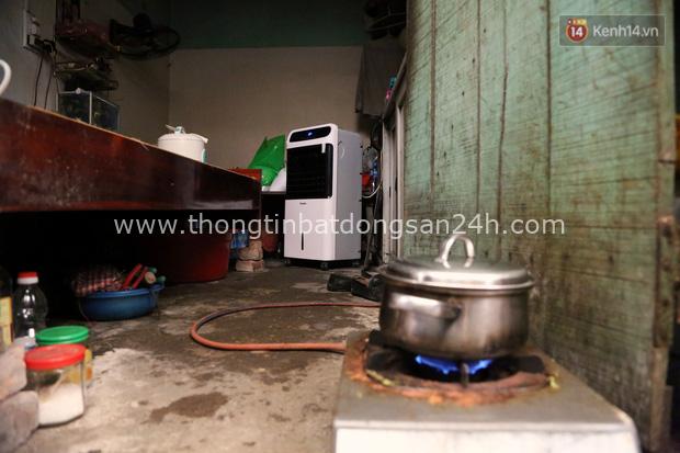 Xóm chạy thận ở Hà Nội chật vật dưới cái nóng trên 50 độ: “Khát không được uống nhiều nước, nằm xuống giường nóng như nằm dưới nền đường - Ảnh 14.