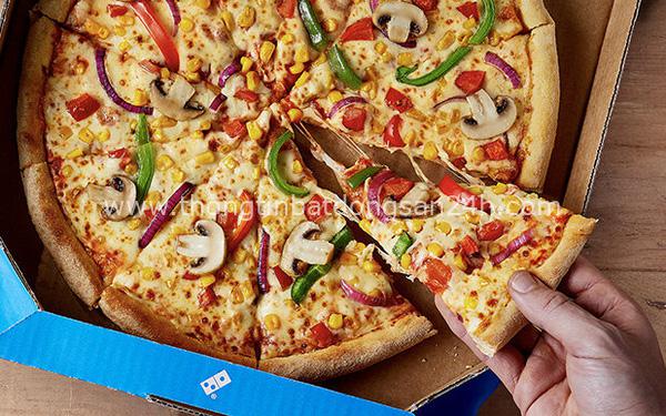 D. Pizza bị tố "quỵt" tiền: Khách đặt pizza nhưng shipper đi lạc, hơn 1 tháng không được hoàn tiền... lẫn bánh 3