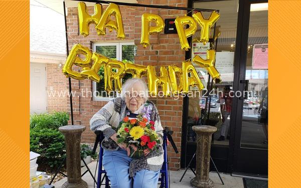 Cụ bà mừng sinh nhật 100 tuổi sau khi đánh bại virus Corona 8